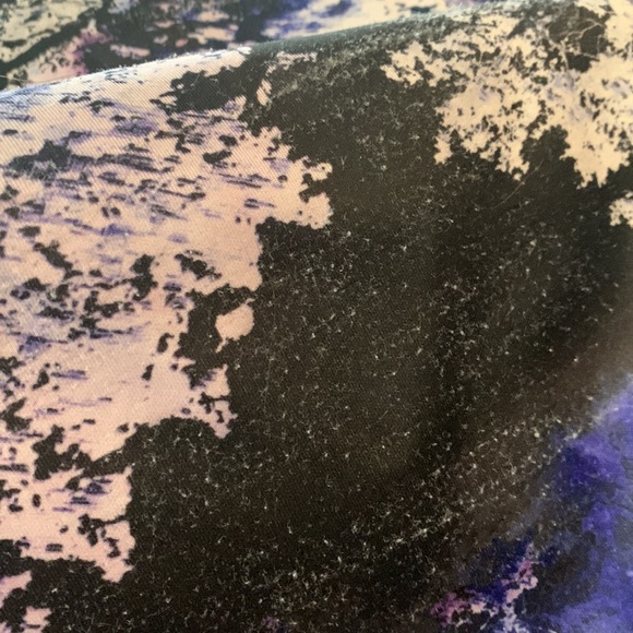 We call this “Spring black” - Picture 4 of 4